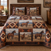 Copper Canyon Print Horse Prairie Patchwork Print Quilt Set, front horse prairie patchwork print bedroom view