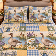 Goose & Gosling Farmhouse Patchwork quilt set — close-up