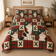 Calico Cat Heritage Tartan Christmas Quilt Set, reference-form bedroom view